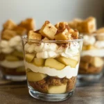 Bratapfel Crumble auf Zimtcreme für kuschelige Abende