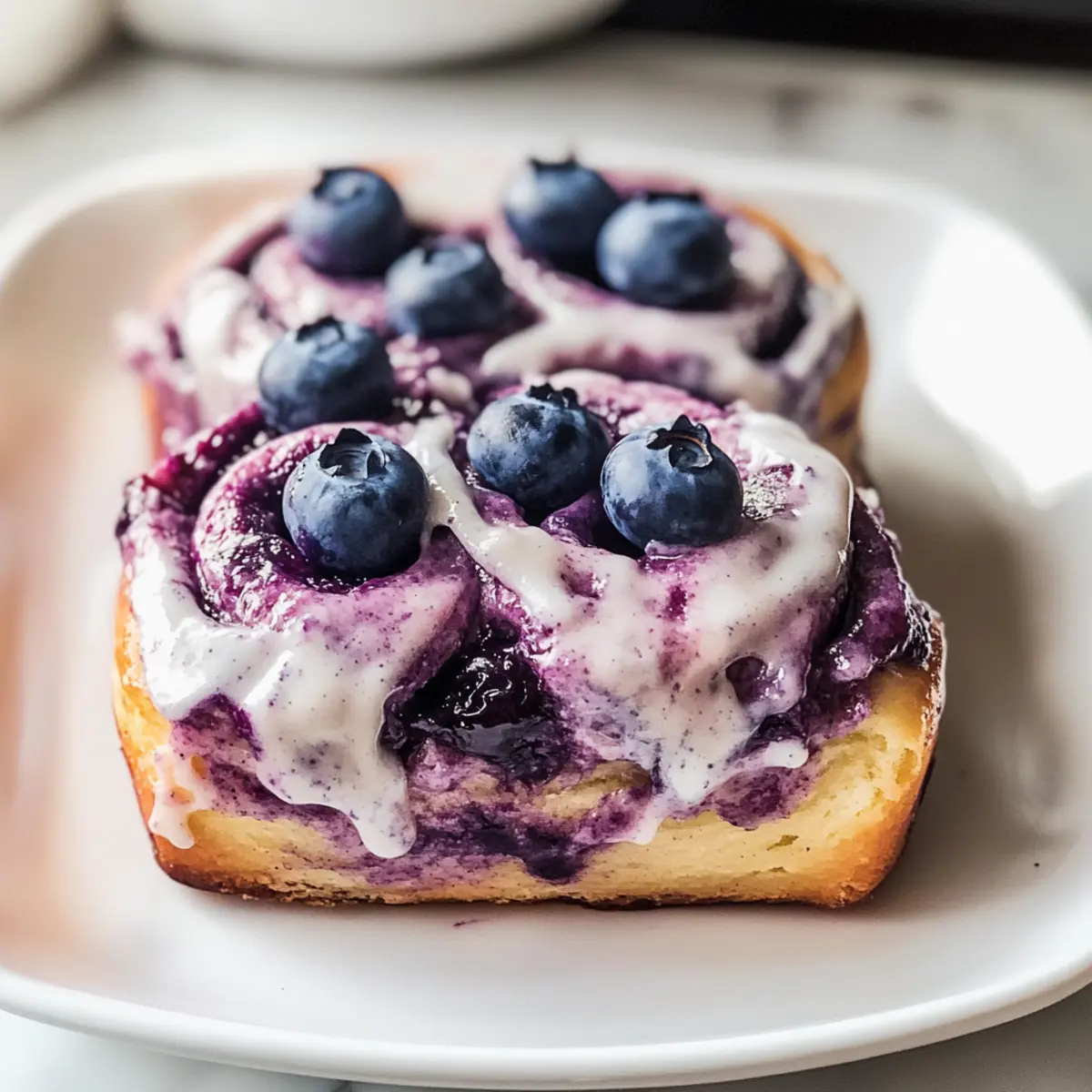 Heidelbeer-Zimtrollen mit köstlichem Frischkäse-Frosting 4 Blueberry Cinnamon Rolls with Blueberry Cream Cheese Frosting yrepej