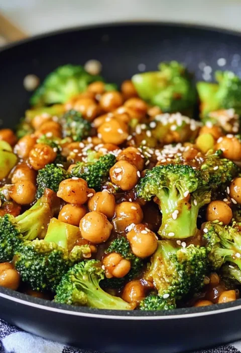 Simple broccoli pan with chickpeas